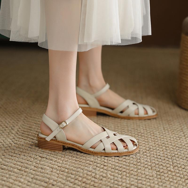 Female Flat Simplicity Word Strap Closed Toe Sandals